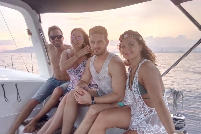 1h Refreshing Sailing Tour in Barcelona with Open Bar & Snacks - Can you swim or dip? When it feels possible