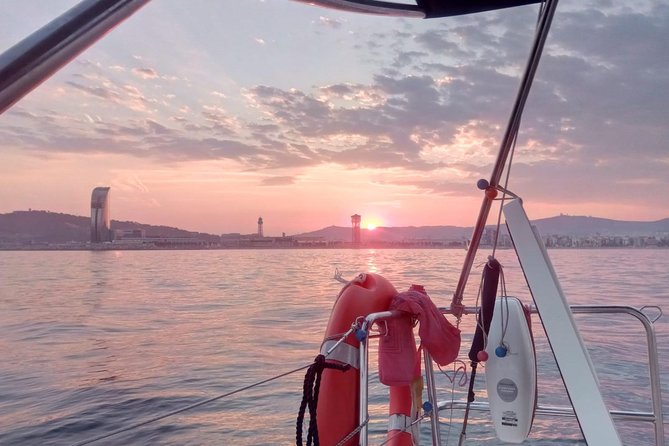 1h Refreshing Sailing Tour in Barcelona with Open Bar & Snacks - Who this tour fits best