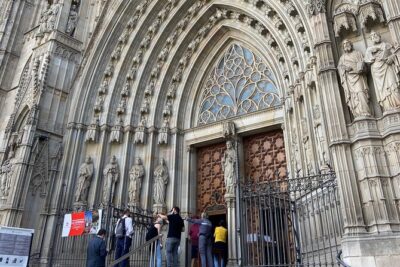 2-Hour Guided Walking Tour in Barcelona - Barcelona Cathedral stop: what to look for (even outside the big photos)