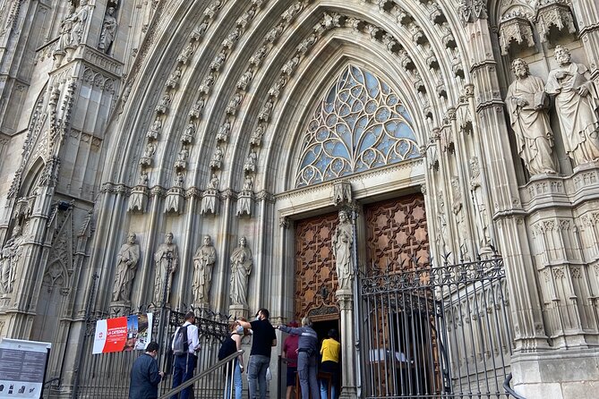 2-Hour Guided Walking Tour in Barcelona - Barcelona Cathedral stop: what to look for (even outside the big photos)