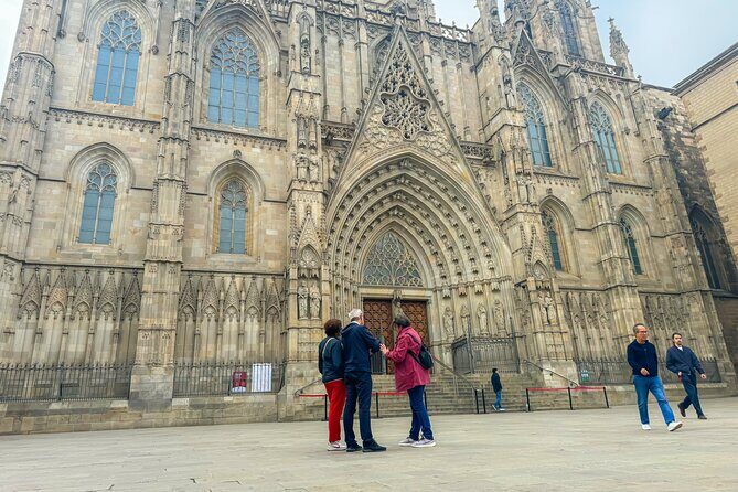 3-Hour Private Guided Walking Tour of Barcelona - Antic Hospital de la Santa Creu and the Raval twist with Gaudí