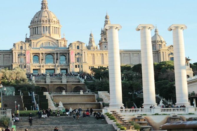 8 hours Barcelona Highlights Private tour - Comfort and convenience: hotel pickup, air-conditioning, and WiFi