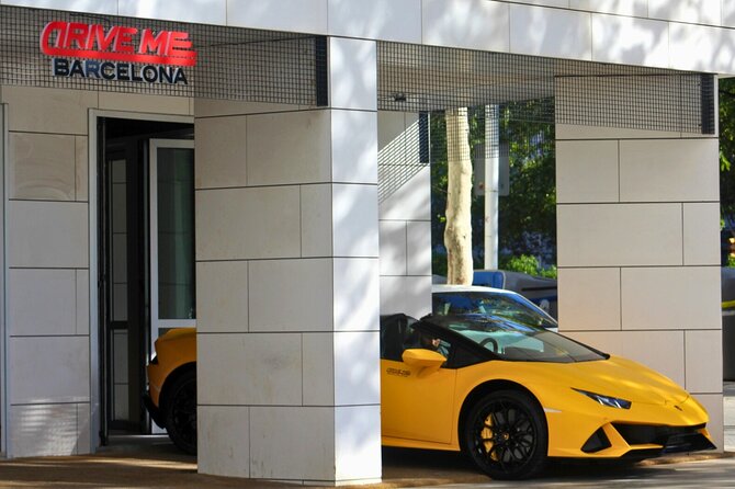 90-min Barcelona Supercar City Tour to Tibidabo - Stop 1 in Barceloneta: where the experience starts