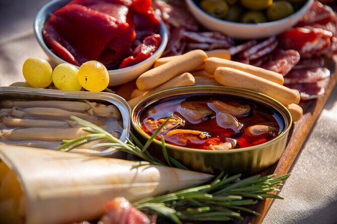 A 2 hours Local Tapas and sailing adventure in Barcelona - Should you book? My practical recommendation