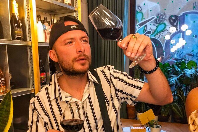 A Taste of Catalan Elegance: Private Wine Tasting in Barcelona - Getting Your Bearings on the Stroll Before the Bakery Stop