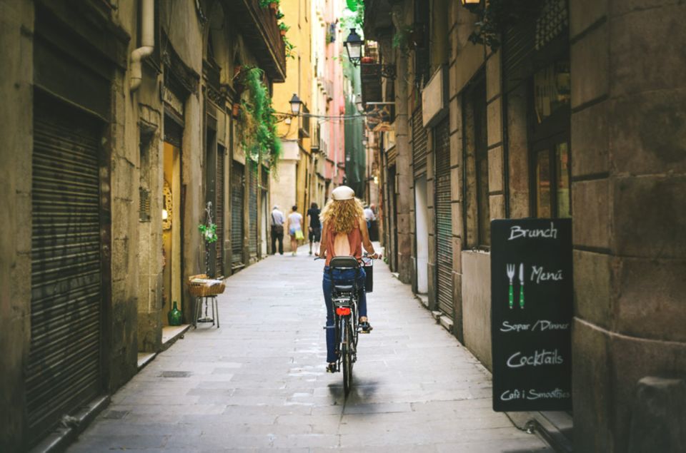 Alternative Barcelona - Raval Quarter Private Walking Tour - Sant Antoni Market and the everyday market mood
