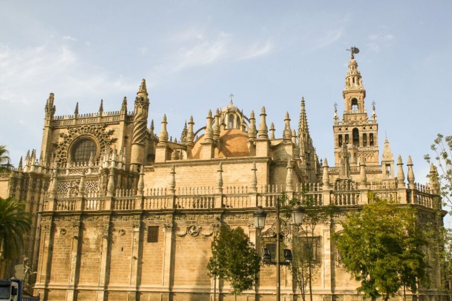 Andalusia and Barcelona 7-Day Package Tour From Madrid - Barcelona on one tight track: Barrio Gòtic, Montjuïc, and Columbus