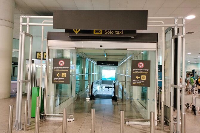 Arrival Barcelona Airport Private Transfer - The Ride Itself: What Your Driver Can Do for You in Real Time