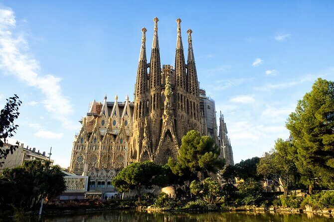 Arrival Transfer from Barcelona Airport BCN to Barcelona in Private Car/Van - Should You Book This BCN to Barcelona Private Transfer?