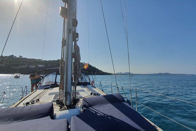 Barcelona 1-hour Boat Trip with Cava and Snacks - Why this private 1-hour sail feels like the smart move in Barcelona