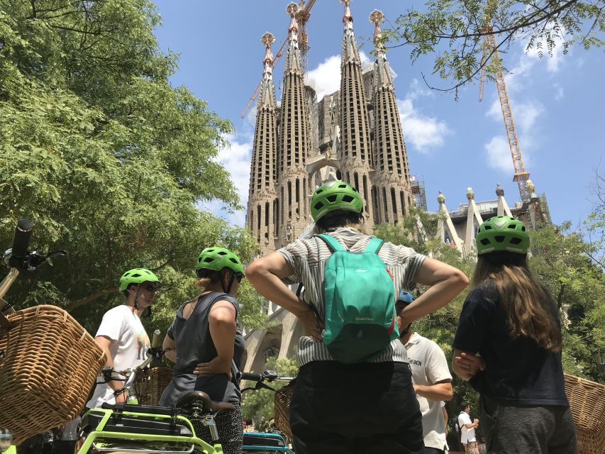 Barcelona: 2.5-Hour Bike or E-Bike Historical Tour - Key highlights that make this tour worth your time
