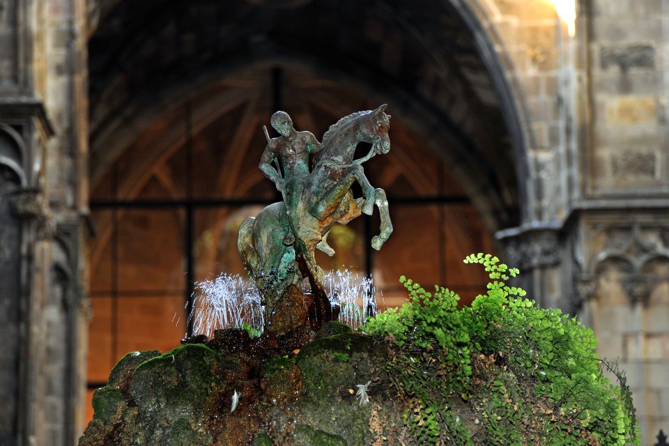 Barcelona 2-Hour Gothic Walking Tour - Key Highlights Worth Your Time
