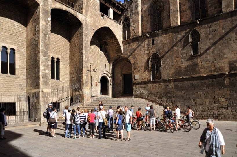 Barcelona 2-Hour Gothic Walking Tour - Starting at the Tourist Office With the i Symbol