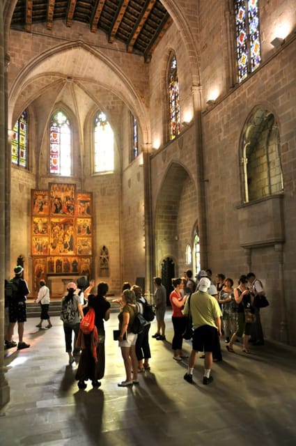 Barcelona 2-Hour Gothic Walking Tour - Barcelona Cathedral and the Cloister: More Than a Photo Stop