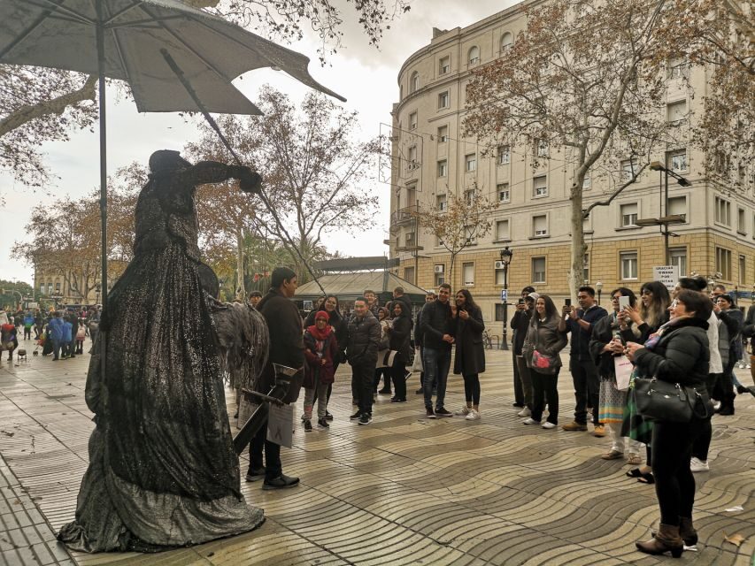 Barcelona: 2-Hour Private City Highlights Kickstart Tour - Gothic Quarter Streets and the Feel of Stone Underfoot