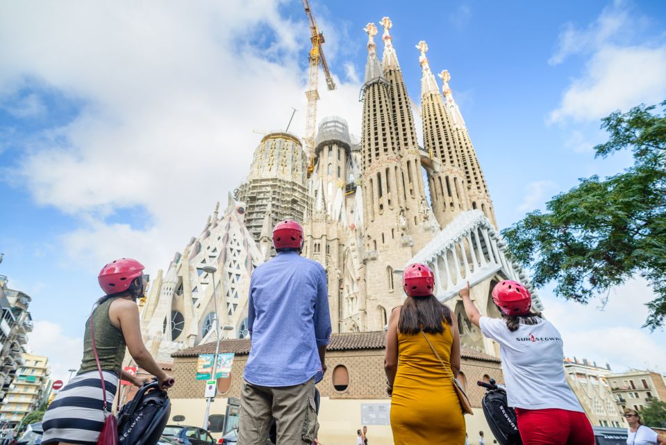 Barcelona: 2,5h Gaudí Segway Tour - Sagrada Familia: A Big Moment Without the Ticket Line