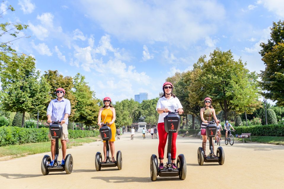 Barcelona: 2,5h Gaudí Segway Tour - From Passatge de la Canadenca to the Waterfront Views Fast
