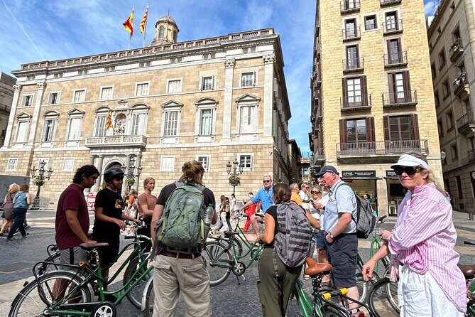 Barcelona 3-hour Bike or E-Bike Tour: Gaudí By Bike - Starting at Plaça Reial: The Gaudí Thread Gets Pulled Early