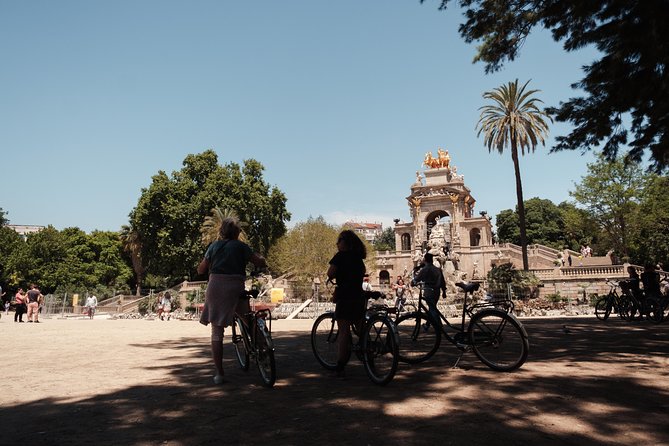 Barcelona 3-hour Bike or E-Bike Tour: Highlights and Hidden Gems - Gothic Quarter Cycling: The Shortcut Through Layers of Barcelona