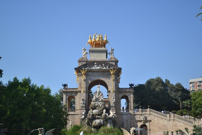 Barcelona 3-hour Bike or E-Bike Tour: Highlights and Hidden Gems - Parc de la Ciutadella: A Real Breather After the Tight Streets