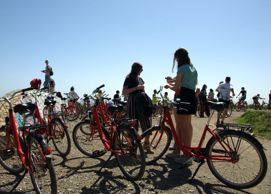 Barcelona: 3-Hour Bike Tour with Spanish Tapas - Entering the Ride: What 3.5 Hours Feels Like on These Bikes