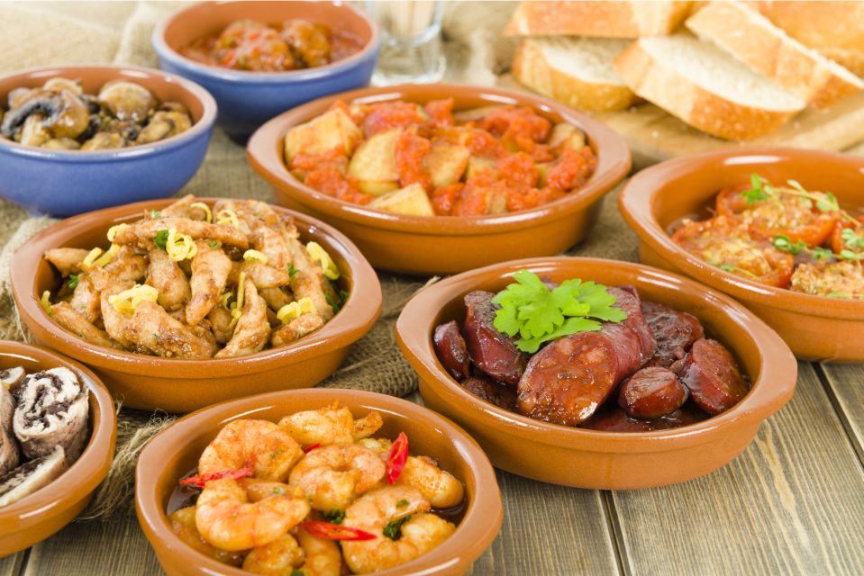 Barcelona: 3-Hour Bike Tour with Spanish Tapas - Parc de la Ciutadella: Barcelona’s Main Central Green Space