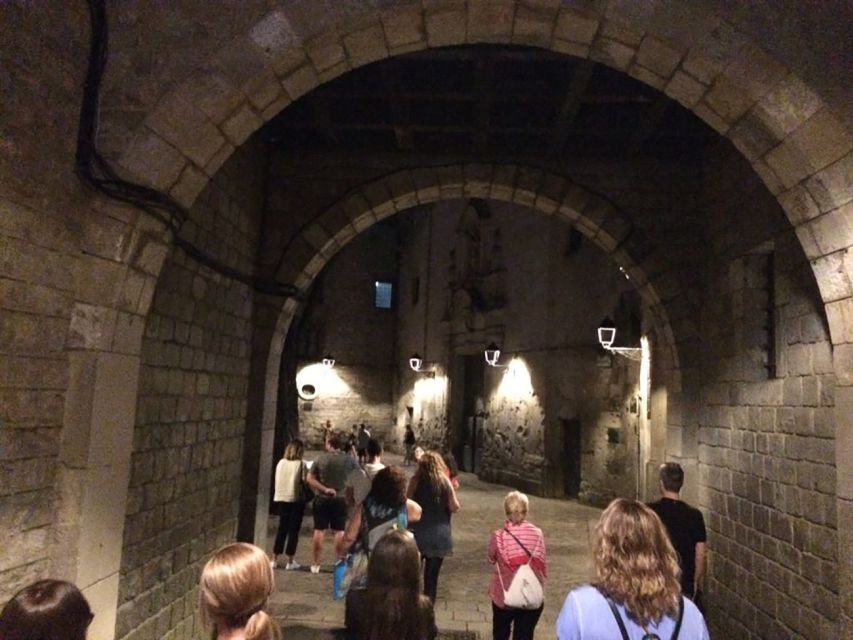 Barcelona: 3-Hour Esoteric, Spiritual & Historical Tour - Entering the Gothic Quarter: where 2,000 years start to feel close