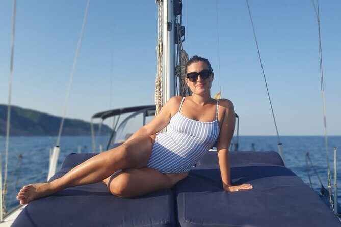 Barcelona 3-hour Private Boat Trip - A private 3-hour cruise from Port Olimpic that saves time