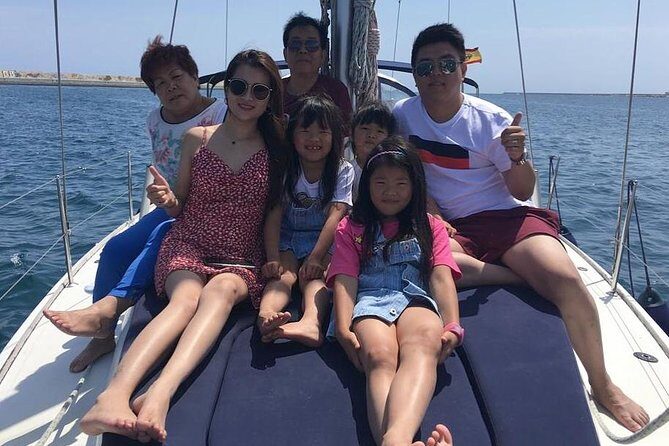 Barcelona 3-hour Private Boat Trip - The included drink: how it changes the whole vibe