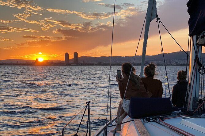 Barcelona 3-hour Private Boat Trip - Comfort and group size: up to 11 people, private feel