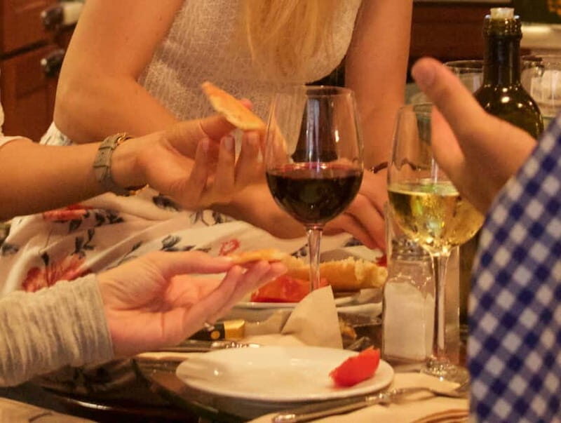 Barcelona: 3-Hour Sips, Sites & Bites Food & History Tour - Stop 1: La Barceloneta for Mussels and Your First Real Sip