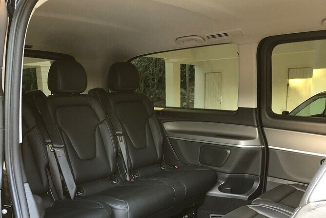 Barcelona Airport Departure Transfers - Vehicle comfort and group size: private, but not giant-bus private