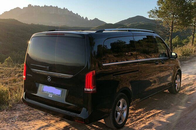 Barcelona airport transfer (From 1 to 7 passengers) - What the professional driver experience feels like in practice