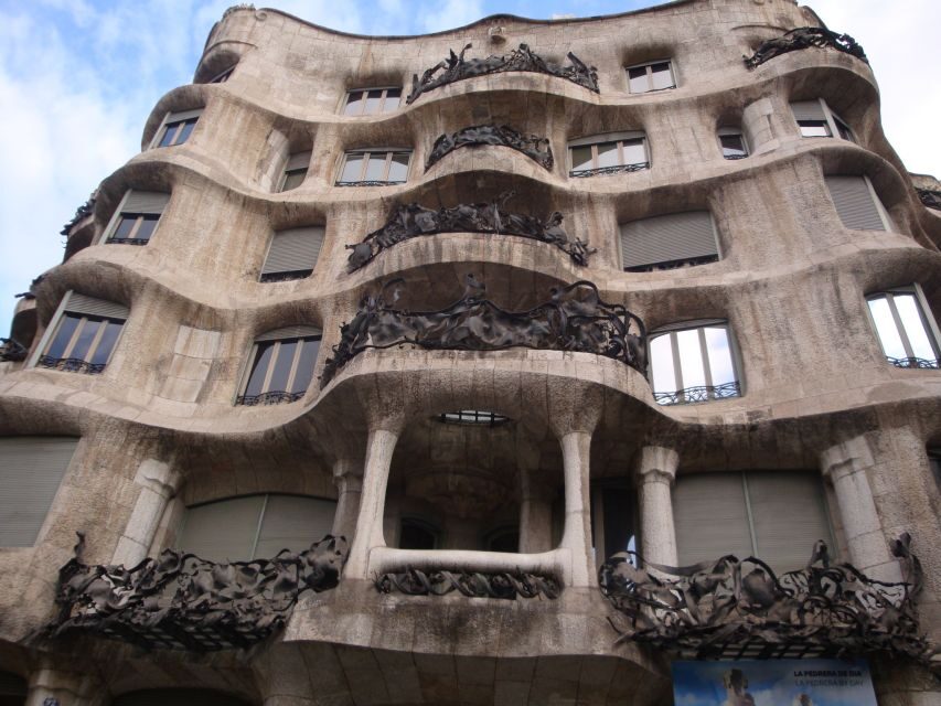 Barcelona: Art Nouveau & Gaudí Tour - Key Highlights You’ll Actually Feel on the Walk