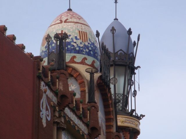 Barcelona: Art Nouveau & Gaudí Tour - Price and Value: $212 for up to 4, Plus a Subway Ticket