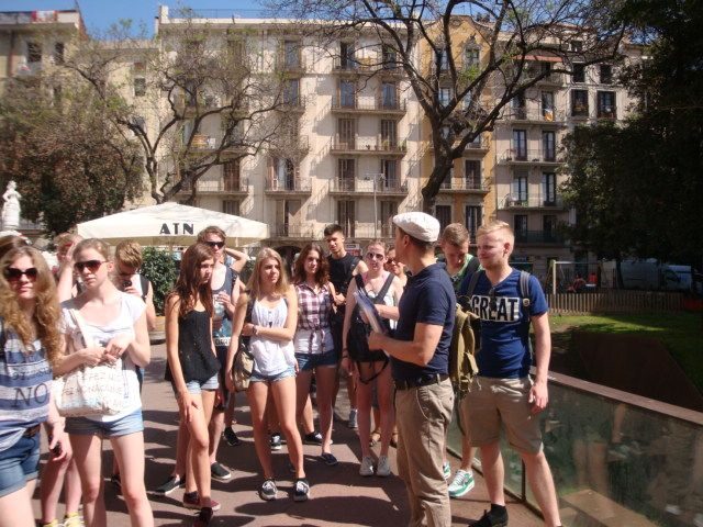 Barcelona: Art Nouveau & Gaudí Tour - Gaudí’s Hour: String Tricks, Star Ceilings, and Sagrada Família Plans