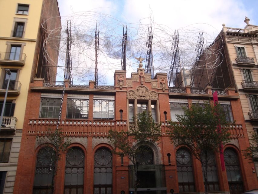 Barcelona: Art Nouveau & Gaudí Tour - The Tour’s Outside-Only Approach (Mostly) and Why That’s Good News