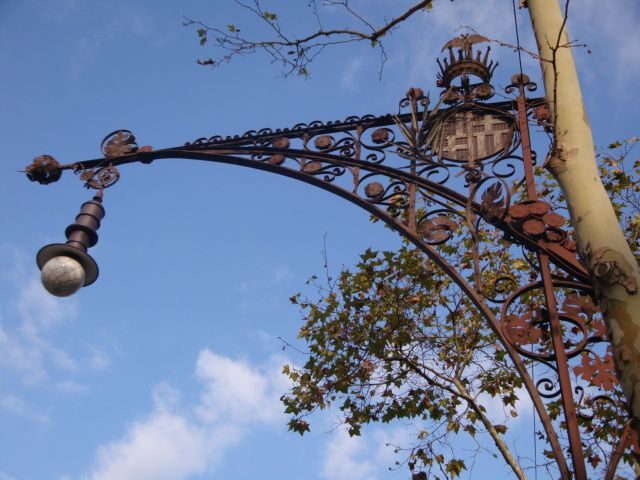 Barcelona: Art Nouveau & Gaudí Tour - Weather, Timing, and How to Make the Most of 3.5 Hours