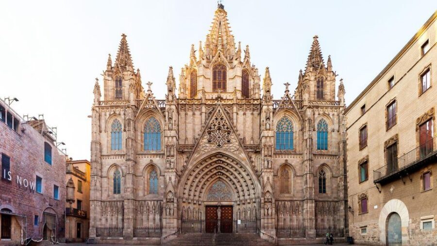 Barcelona Audioguide - TravelMate app for your smartphone - Languages, text, quiz, and offline listening: the small features that actually matter