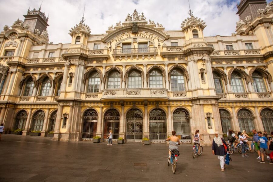 Barcelona Beach 3-Hour Bike Tour - Guides, Safety, Helmets, and the Included Comfort Stuff