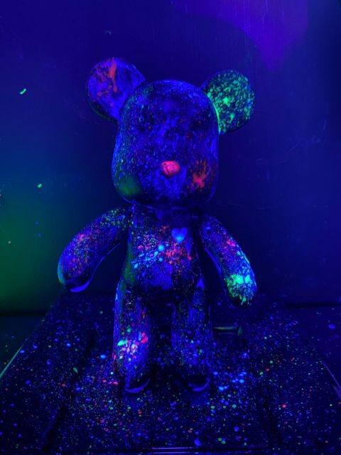Barcelona: Bear-brick Fluorescent Painting | Wine and Art - Who This Workshop Fits Best