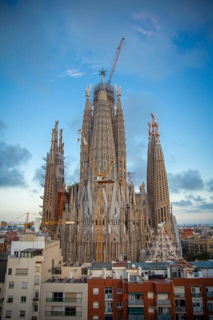 Barcelona: Best of Sagrada Familia Private Tour - Choosing morning or late afternoon (and why timing matters)