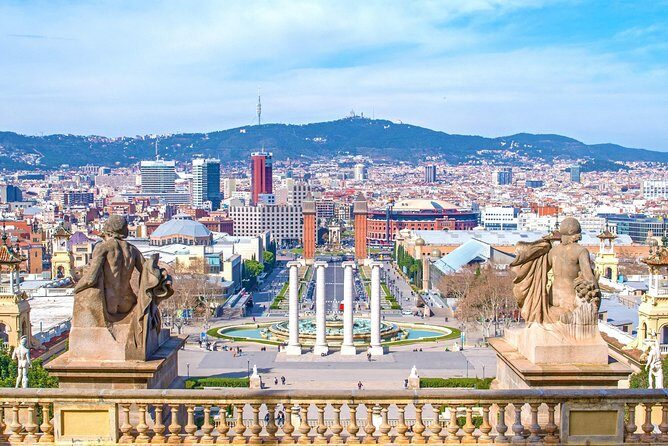 Barcelona Best Views: Old Town and Montjuic Castle Private Tour - Montjuïc funicular and cable car: how the views are built in