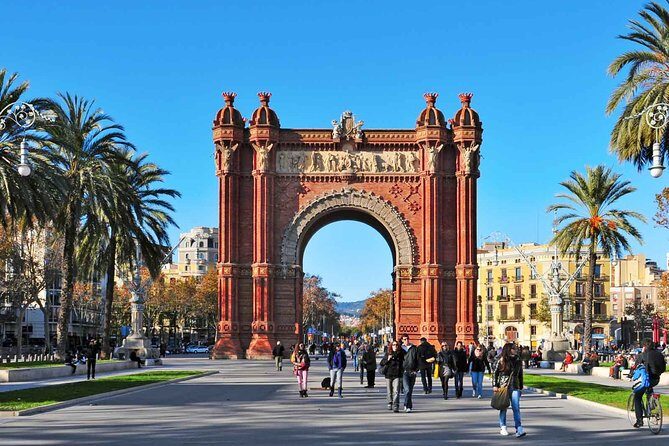 Barcelona Bike Highlights & Sagrada Familia Small Group Tour - Timing and Group Size: Why Staying Tight Matters