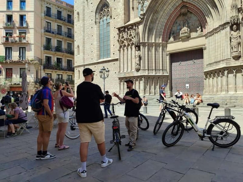 Barcelona: Bike or eBike Tour, Top Sights & Local Insights - Arc de Triomf and Parc de la Ciutadella: a good warm-up blend