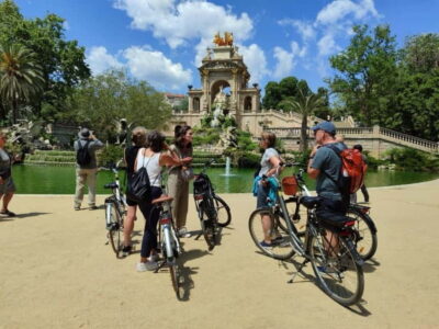 Barcelona: Bike or eBike Tour, Top Sights & Local Insights - Meeting point reality: Gran Via de les Corts Catalanes 704