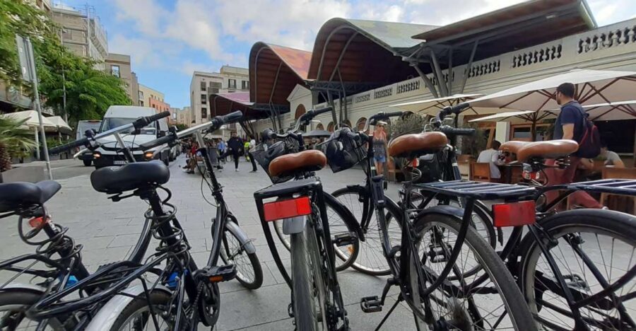 Barcelona: Bike Rental with Delivery and Pickup - From Sagrada Família to the Gothic Quarter: major sights without the whole-day stress