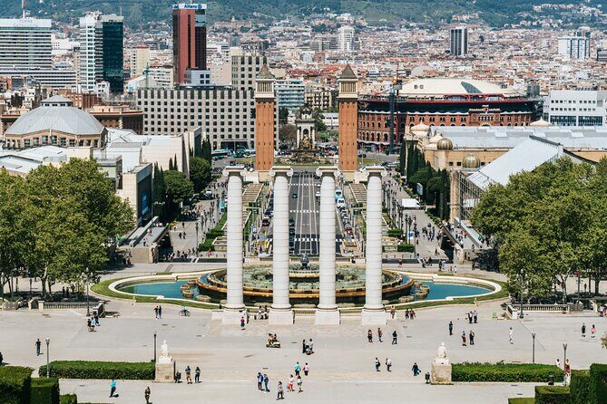 Barcelona Bike Rentals - Entering Barcelona by bike: fast orientation, real neighborhood feel