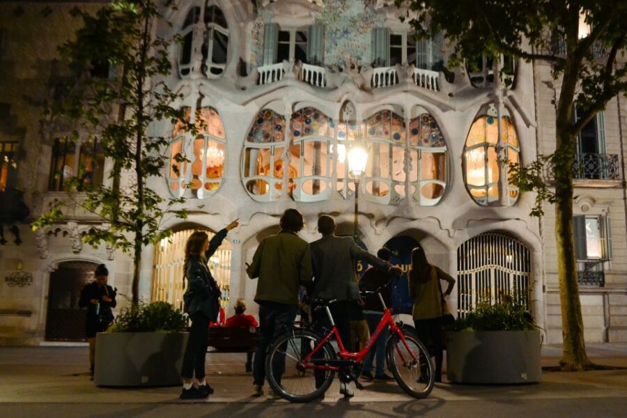 Barcelona Bike Tour by Night with Cava - Why This Night Bike Tour Works So Well