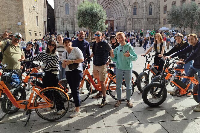 Barcelona bike tour with French guide 20-ТOP, bike/eBike - From Arc de Triomf into Ciutadella Park: the ride that starts strong